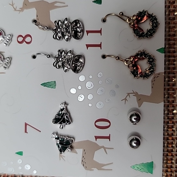 Napier earrings set of 12 - Picture 4 of 7